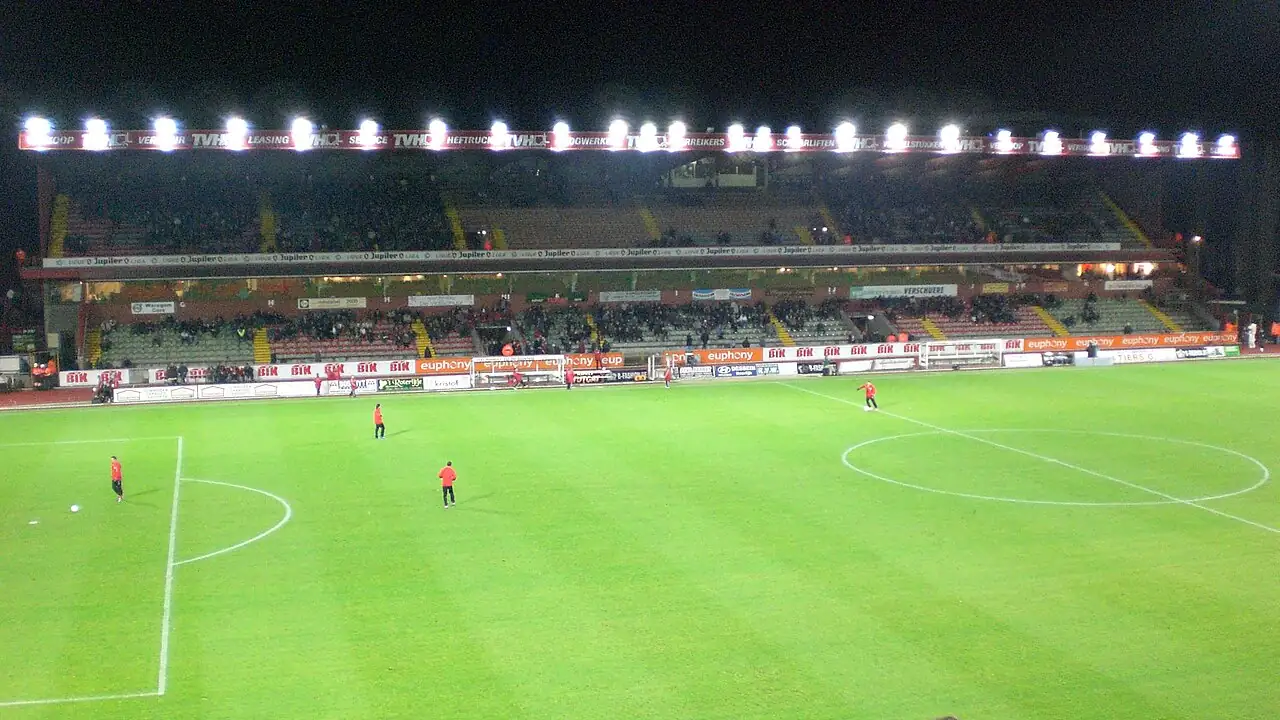 Le Regenboogstadion (aujourd'hui Elindus Arena), 2007